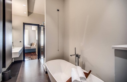 Rione IV Campo Marzio Apartment | Pgrhome RIVERSIDE NAVONA/SPANISHSTEPS 3BEDR 4BATHS