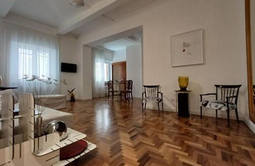 Rione V Ponte Apartment | Piano 2 Roma - Piazza Navona Deluxe Apartment