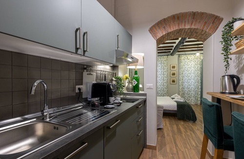 Rione IX Pigna Apartment | Piazza dei Satiri Studio | Perfect location in Campo de' Fiori