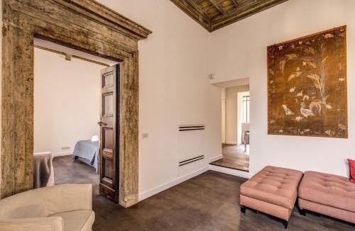 Rione VII Regola Apartment | Piazza Farnese exclusive view 2 bedroom en suite
