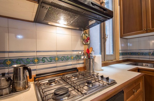 Rione VI Parione Apartment | Piazza Navona Charming Apartment