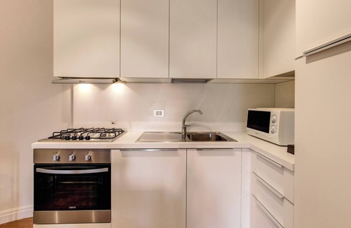 Rome City Centre House | Piazza Venezia Apartment 2Bd 2Bt AC WiFi