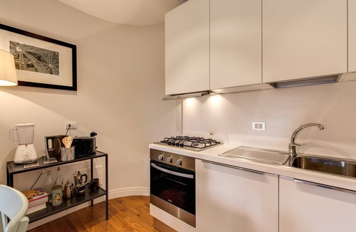 Rome City Centre House | Piazza Venezia Apartment 2Bd 2Bt AC WiFi