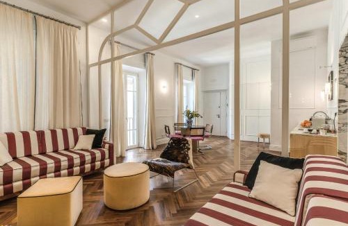 Rione II Trevi Apartment | Piazza Venezia Luxe Apartment
