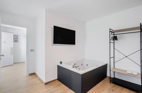 Torre a Mare Bed & Breakfast | Pietramare Luxury Suites by Rentbeat