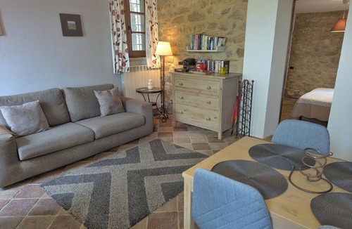 Pierantonio Apartment | Pietramelina- Beautiful Stone Farmhouse with Pool in Quiet Valley Setting