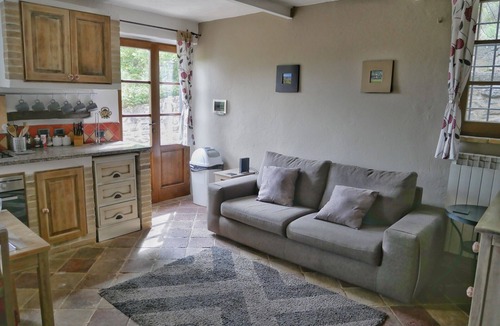 Pierantonio Apartment | Pietramelina- Beautiful Stone Farmhouse with Pool in Quiet Valley Setting