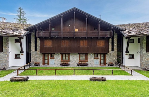 Courmayeur Apartment | Plan Gorret Wonderful Apartment In Courmayeur, Courmayeur, Italy