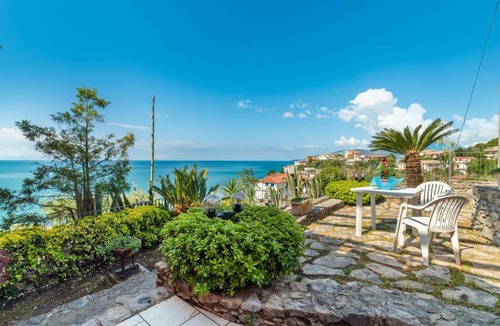 Villammare Apartment | Pleasant Apartment in Villammare with Terrace