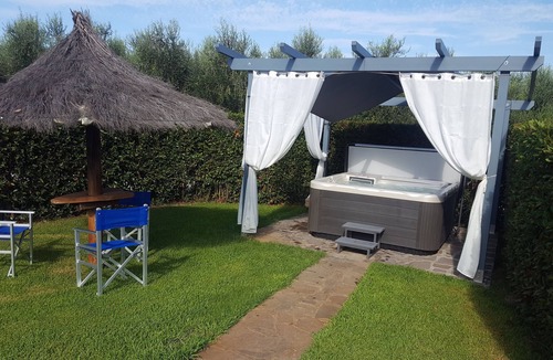 Castagneto Carducci House | PodereCampiAlMare, Casa Leccio- Pool -free WIFI- jacuzzi