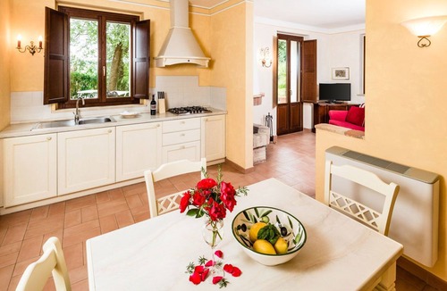 Monte San Vito House | Poggio Antico - Suites and Breakfast