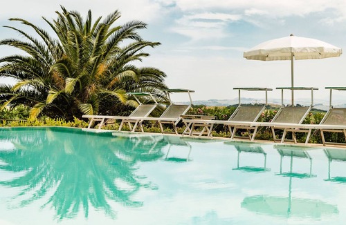 Monte San Vito House | Poggio Antico - Suites and Breakfast