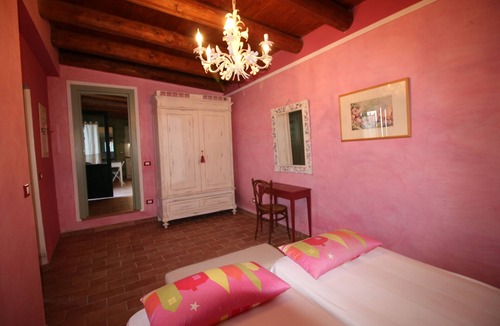 Monte Roberto House | Poggio Montali Nestled among vineyards and olive groves