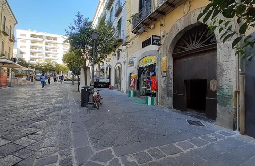 Historical Downtown Salerno Apartment | Porta Nova Home