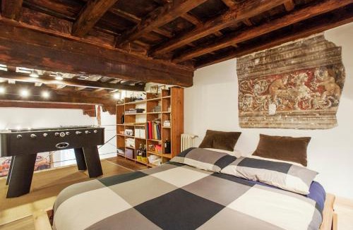 Rione XI Sant'Angelo Apartment | Portico