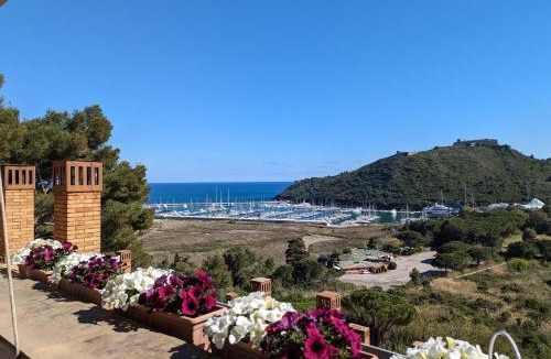 Porto Ercole Apartment | [porto ercole] comfort vista mare + parcheggio gratuito