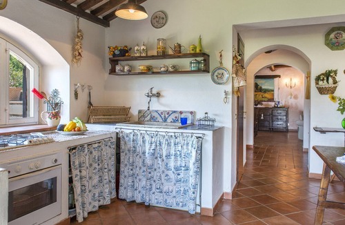 Loreto House | Pratoline 8, Emma Villas