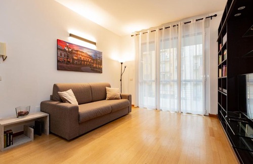Tricolore Apartment | PREMUDA20 Milan elegant apartment by Hospity