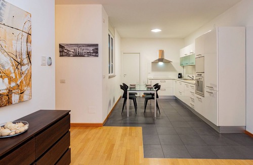 Tricolore Apartment | Premuda20 Milan elegant apartment by Hospity