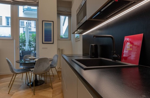 Historic Centre Apartment | Prestige Apartment Via Roma by Wonderful Italy