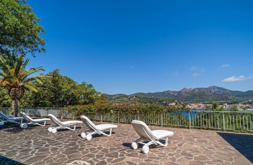 Naregno Villa | Prestigious private villa sleeping 12 located in a panoramic position with private access to the sea