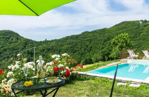 Sestino House | Pretty Farmhouse with pool