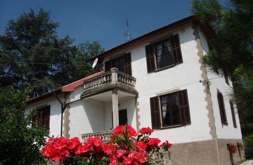 Mombaldone Villa | Private Detached Villa with Swimming Pool set in large mature gardens