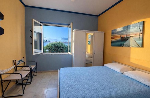 Mondragone Apartment | Private house with patio - 5 min from the sea - Garage