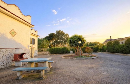 Mondragone Apartment | Private house with patio - 5 min from the sea - Garage
