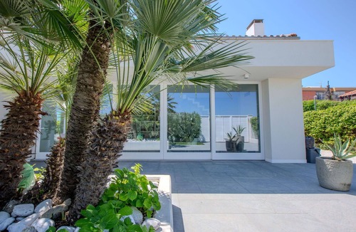 Senigallia Villa | Private Villa with hot tub, WIFI, A/C, patio, pets allowed, panoramic view, close to Ancona