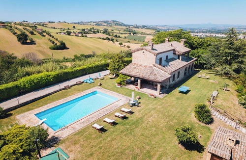 Potenza Picena Villa | Private Villa with private pool, A/C, WIFI, TV, terrace, panoramic view, close to Porto Recanati