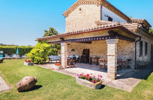 Potenza Picena Villa | Private Villa with private pool, A/C, WIFI, TV, terrace, panoramic view, close to Porto Recanati