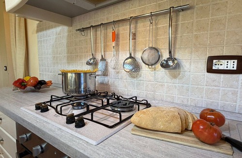 Ferretto Villa | Private Villa with WIFI, private pool, A/C, TV, pets allowed, panoramic view, close to Cortona