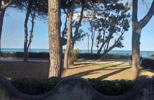 Pineto Bed & Breakfast | Quadruple room 5 minutes from the sea