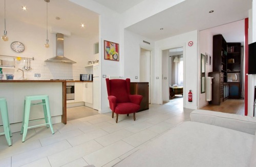 Trastevere Apartment | Quaint apartment with vintage furnishings for 6 in the heart of Trastevere