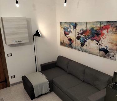 Castelnuovo Apartment | Queen apartment al Palazzetto
