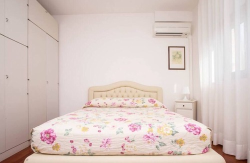 Recanati Apartment | R01 - Recanati, portion of villa on several levels with garden