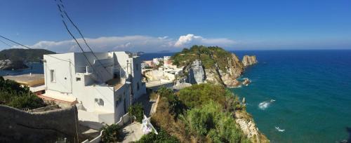 Ponza Apartment | Raffaele