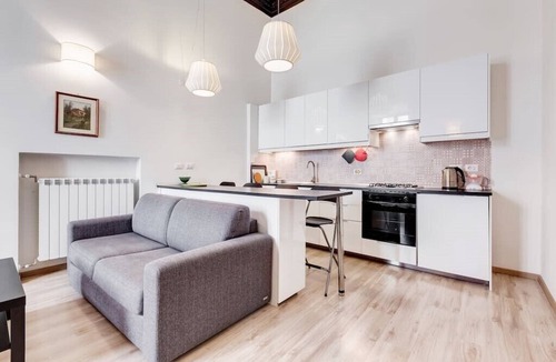 Rione IV Campo Marzio Apartment | Rampa Mignanelli Charming Apartment