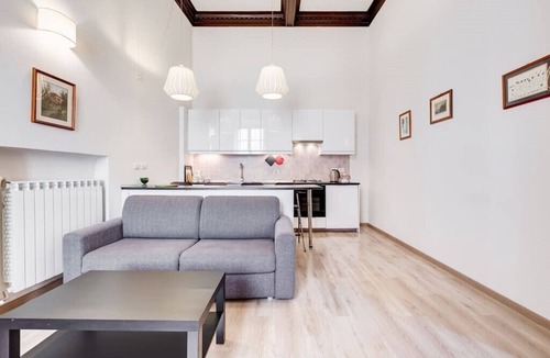 Rione IV Campo Marzio Apartment | Rampa Mignanelli Charming Apartment