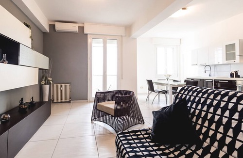 Ravenna Apartment | Ravenna Sky View Apartment