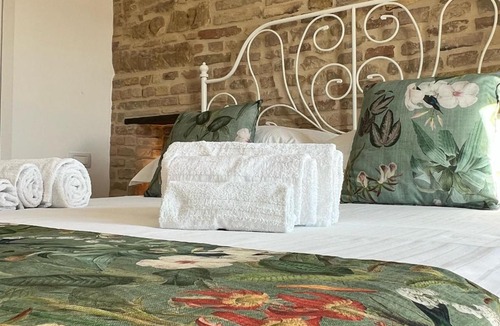 Potenza Picena House | Red House Accomodation Potenza Picena