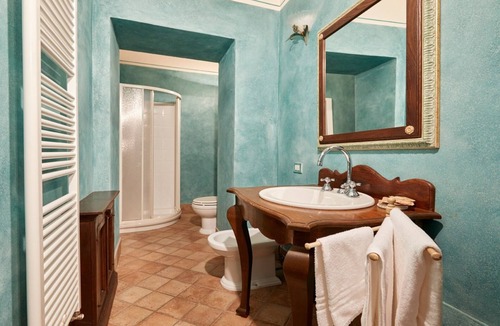 Uncinano House | Refined apartment in an ancient old mill (1600century). Umbria country side.