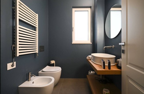 Municipio 1 Apartment | Refined suite in the heart of Bari