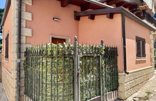 Reggio Calabria Apartment | Reggina's Retreat