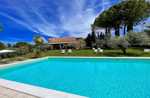 Pietrauta Villa | Relax in Italy s most famous Sagrantino wine and truffle. Slps 15. Exc pool