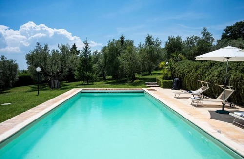 Montopoli di Sabina House | Relax in piscina