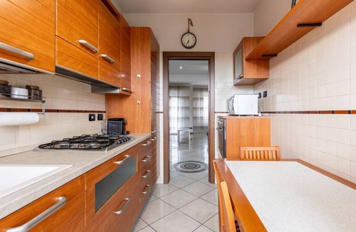 Milan Apartment | Relax Urbano con Balcone | Metro e San Siro