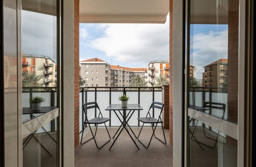 Milan Apartment | Relax Urbano con Balcone | Metro e San Siro