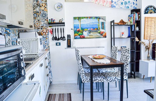 Cicerale Apartment | Relaxing Holiday Home with Private Garden and shared Pool